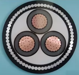 Apa persyaratan kinerja bahan insulasi kabel listrik tegangan menengah?